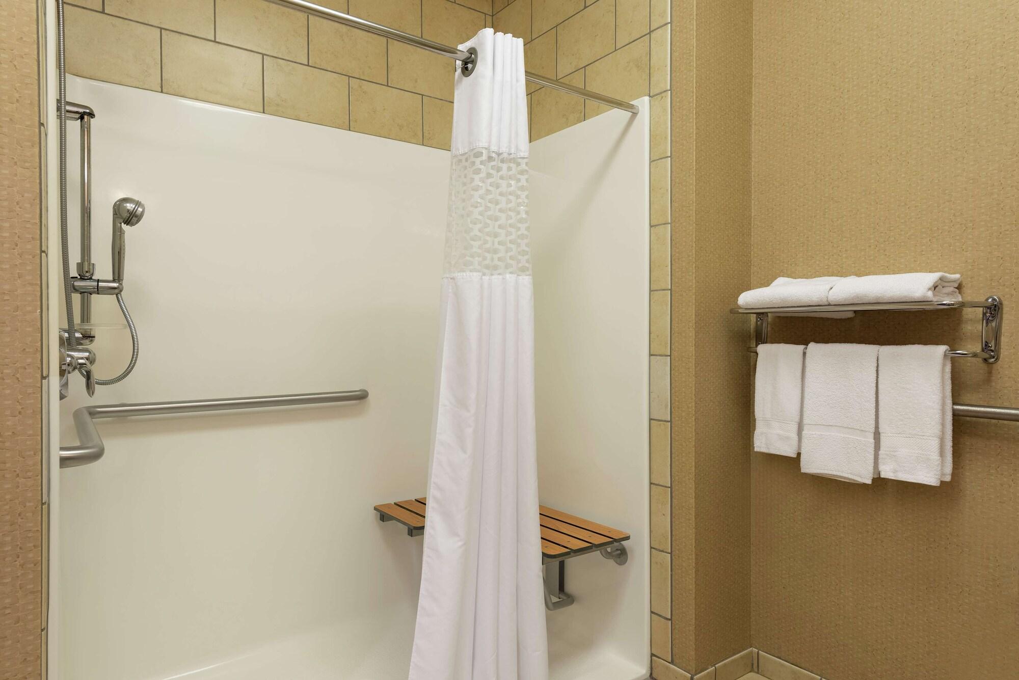 Hampton Inn Варшава Екстериор снимка