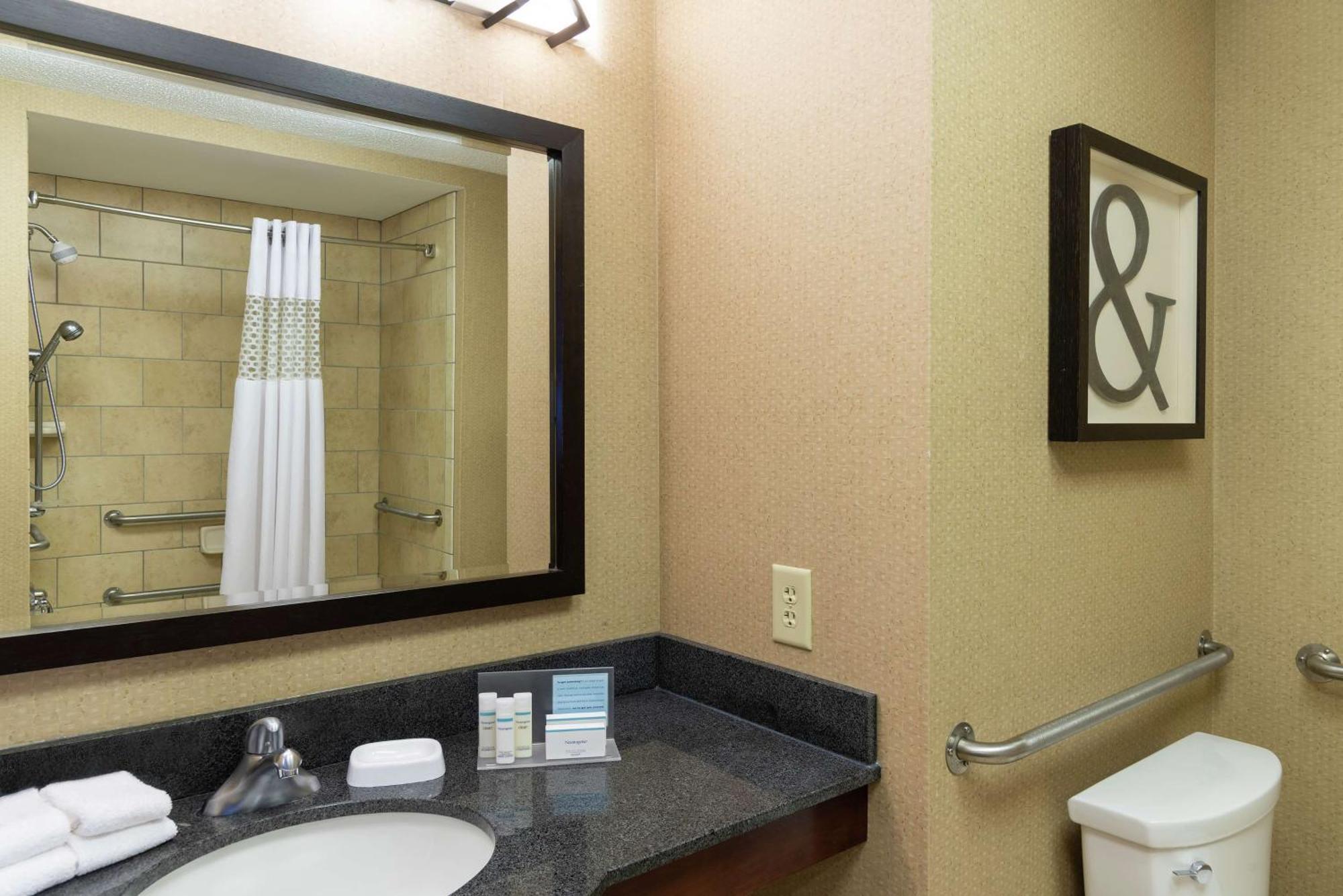 Hampton Inn Варшава Екстериор снимка